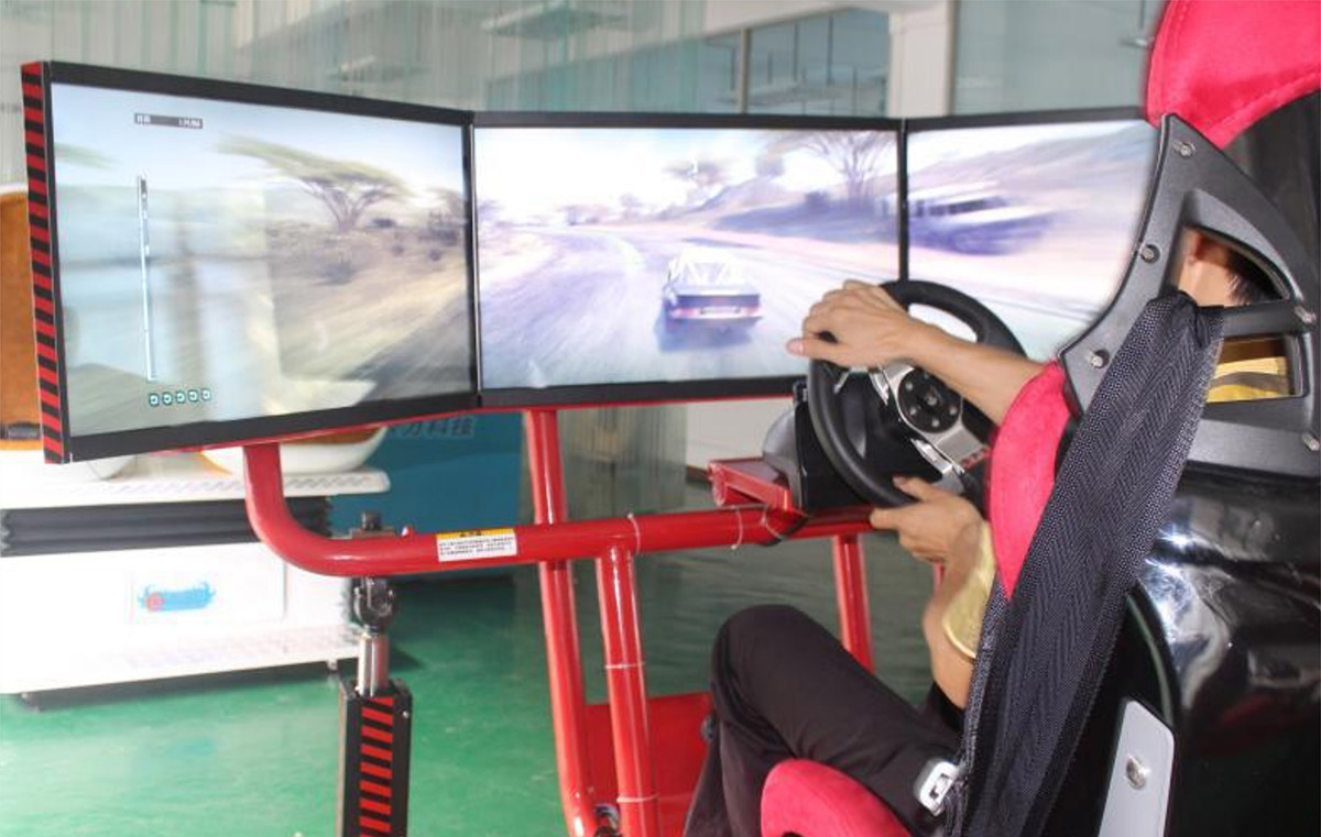 VR台风F1三屏实感模拟赛车